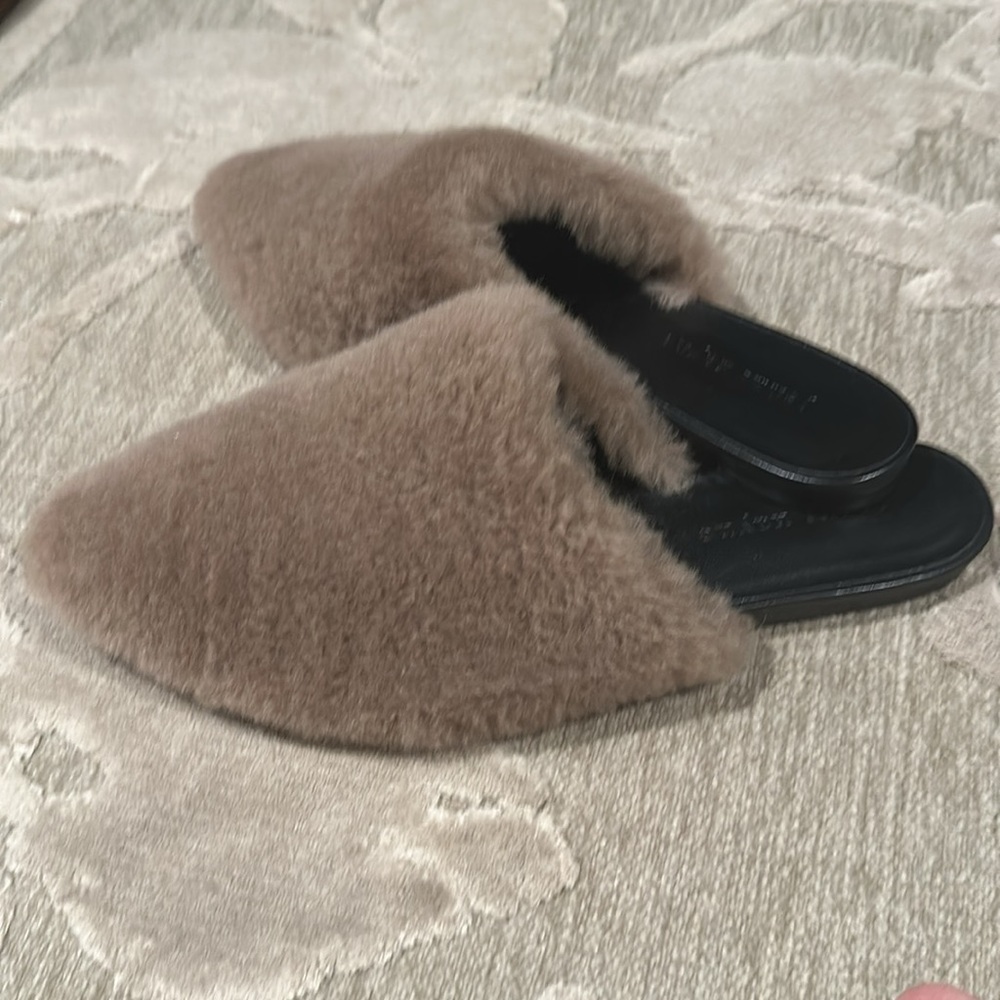 Jenni Kayne Faux Fur Slippers. Made In Italy, Size 39. View 2